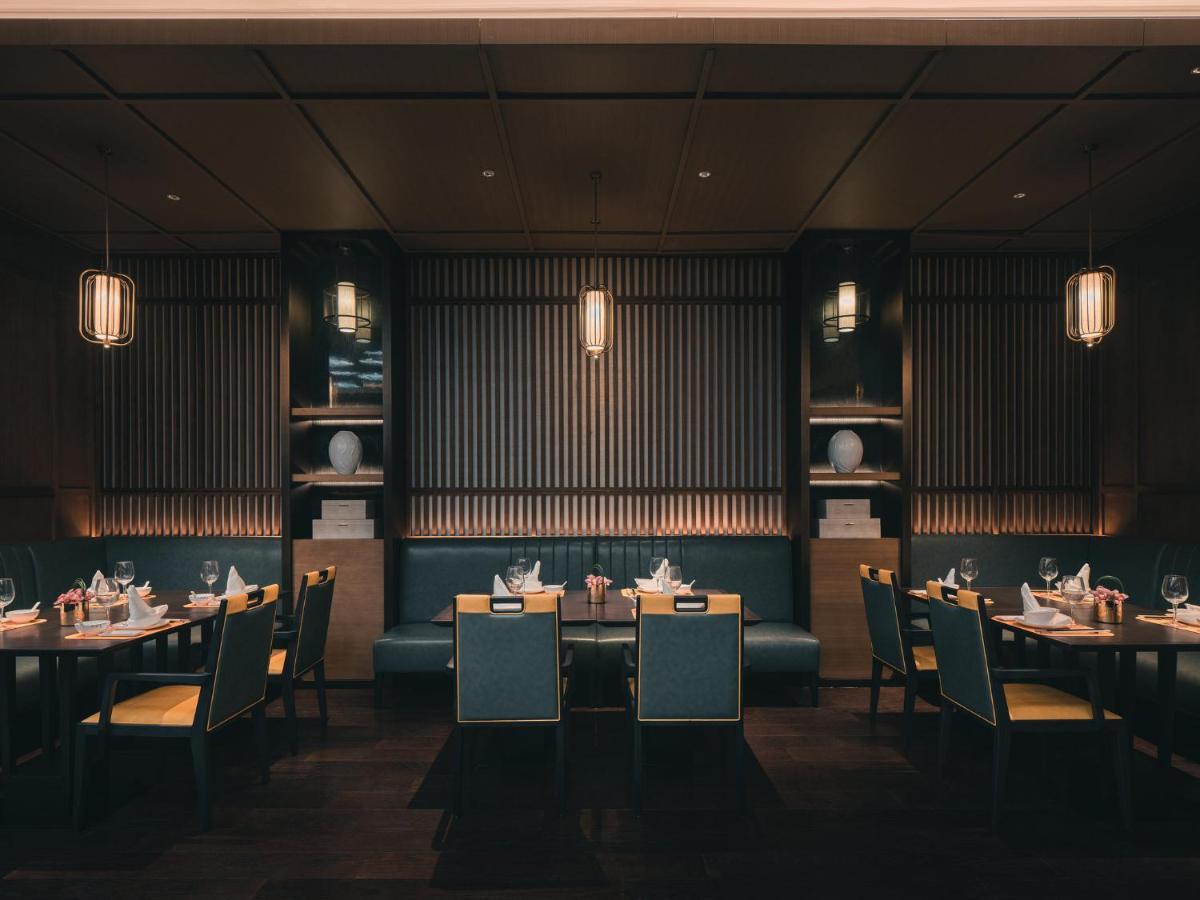 Hualuxe Kunshan Huaqiao By Ihg - F1 Racing Preferred Hotel Exterior photo