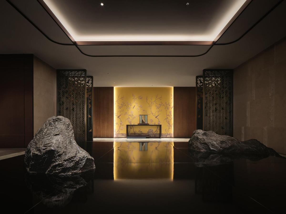 Hualuxe Kunshan Huaqiao By Ihg - F1 Racing Preferred Hotel Exterior photo