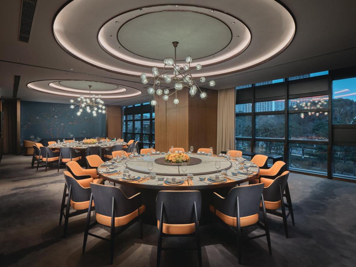 Hualuxe Kunshan Huaqiao By Ihg - F1 Racing Preferred Hotel Exterior photo