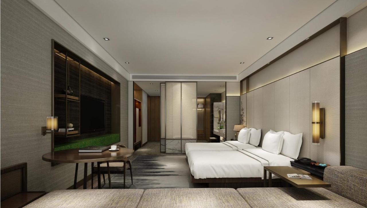 Hualuxe Kunshan Huaqiao By Ihg - F1 Racing Preferred Hotel Exterior photo
