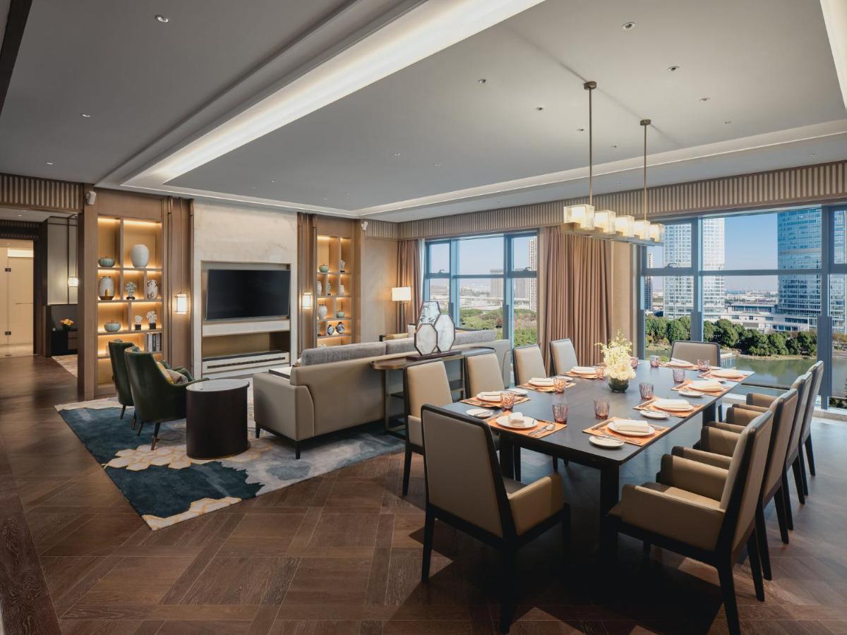 Hualuxe Kunshan Huaqiao By Ihg - F1 Racing Preferred Hotel Exterior photo