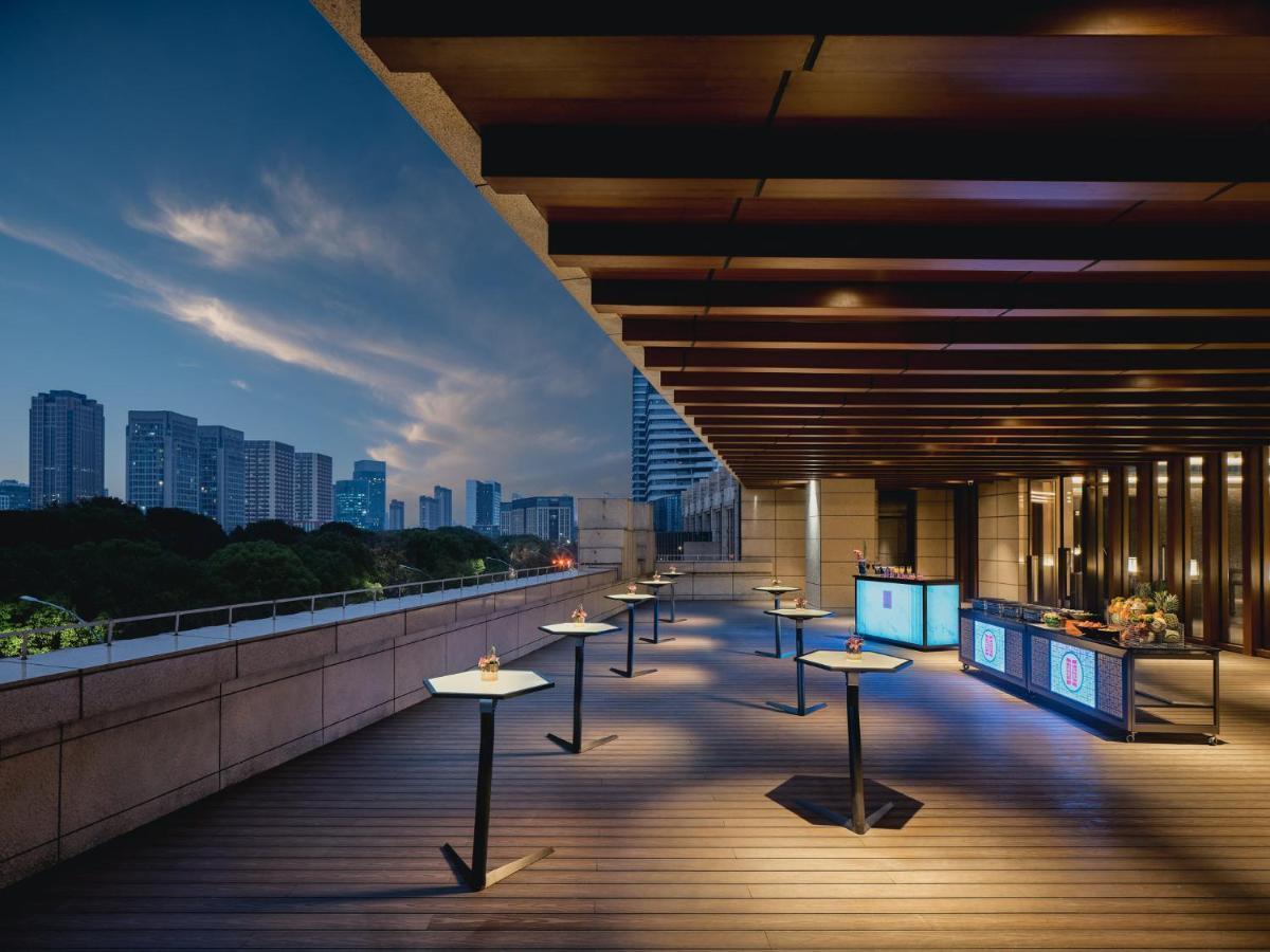 Hualuxe Kunshan Huaqiao By Ihg - F1 Racing Preferred Hotel Exterior photo