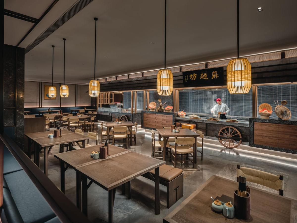Hualuxe Kunshan Huaqiao By Ihg - F1 Racing Preferred Hotel Exterior photo