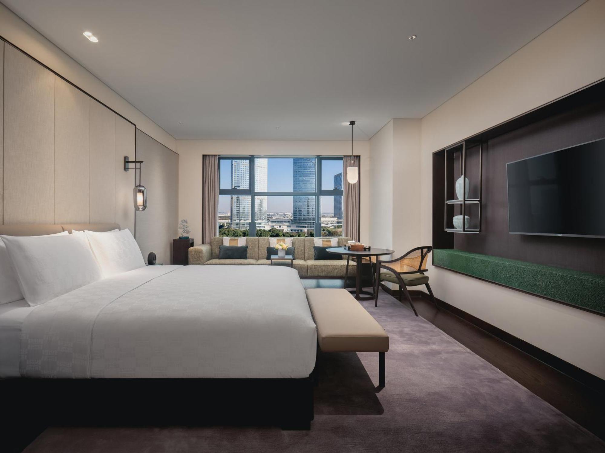 Hualuxe Kunshan Huaqiao By Ihg - F1 Racing Preferred Hotel Exterior photo