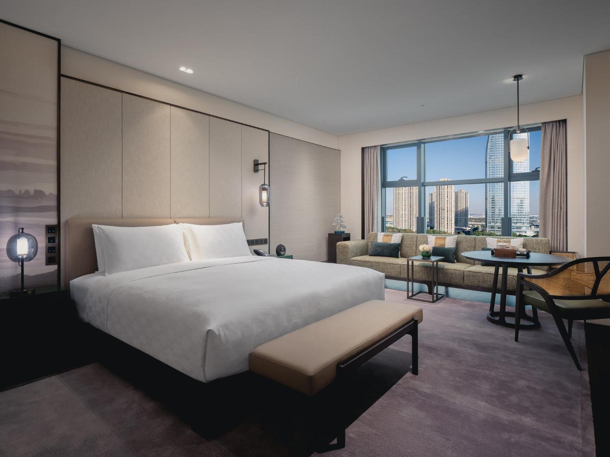 Hualuxe Kunshan Huaqiao By Ihg - F1 Racing Preferred Hotel Exterior photo