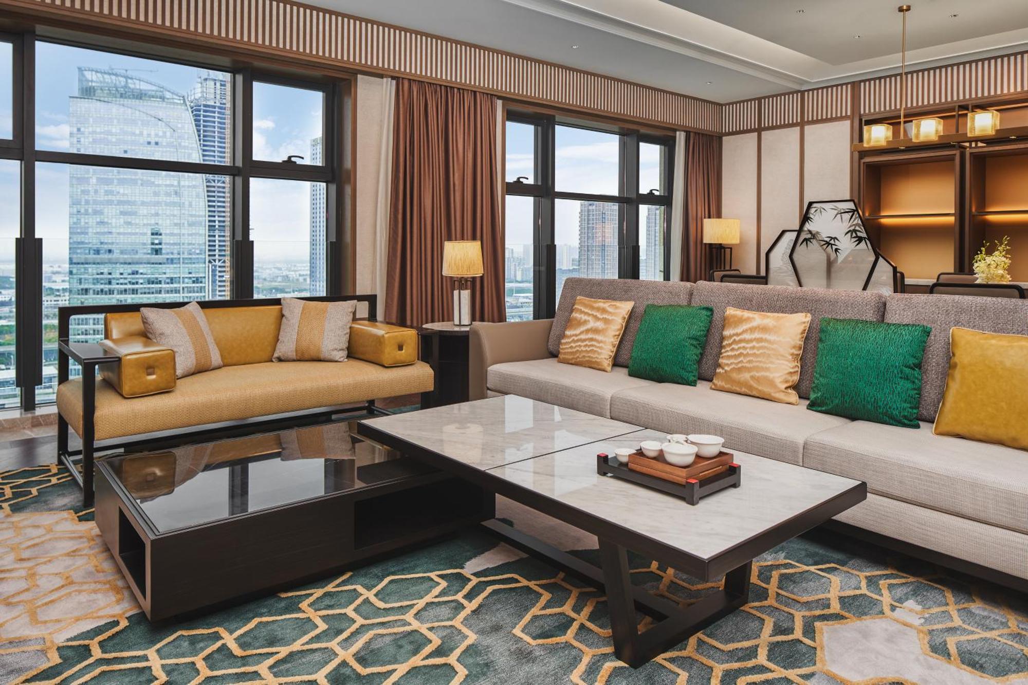Hualuxe Kunshan Huaqiao By Ihg - F1 Racing Preferred Hotel Exterior photo