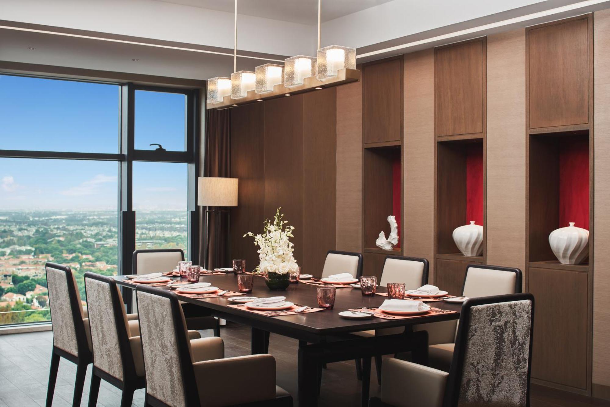 Hualuxe Kunshan Huaqiao By Ihg - F1 Racing Preferred Hotel Exterior photo